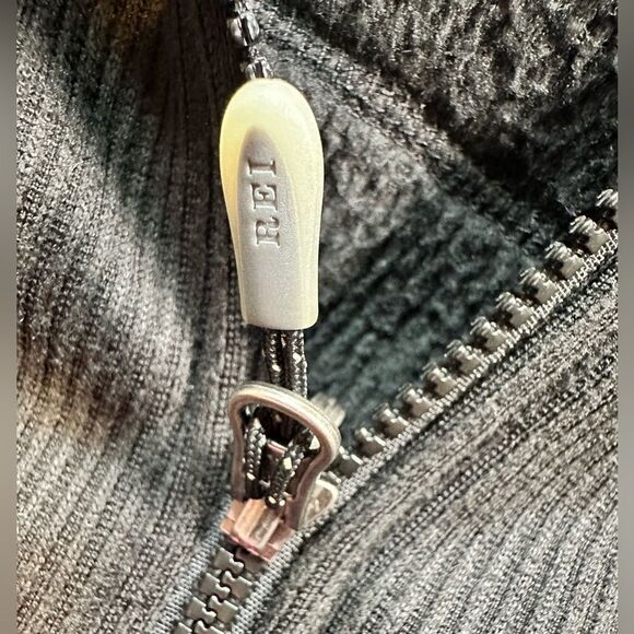 EUC REI Men’s Zip In Polar-Tec Black Fleece Full Zip Vest - Size Small - Picture 8 of 9